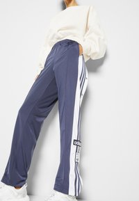 adidas Originals Träningsbyxor - dark blue