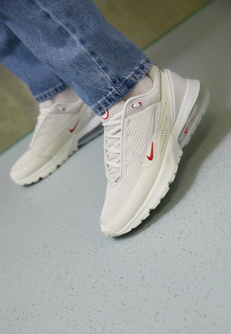 Nike Sportswear NIKE AIR MAX BPM Trainers phantom/reflective silver/high voltage/white/black