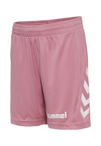 Rosa sportshorts i lätt tyg med en vit logotyp och en chevronmönster på sidan, samt ett elastiskt midjeband för komfort.