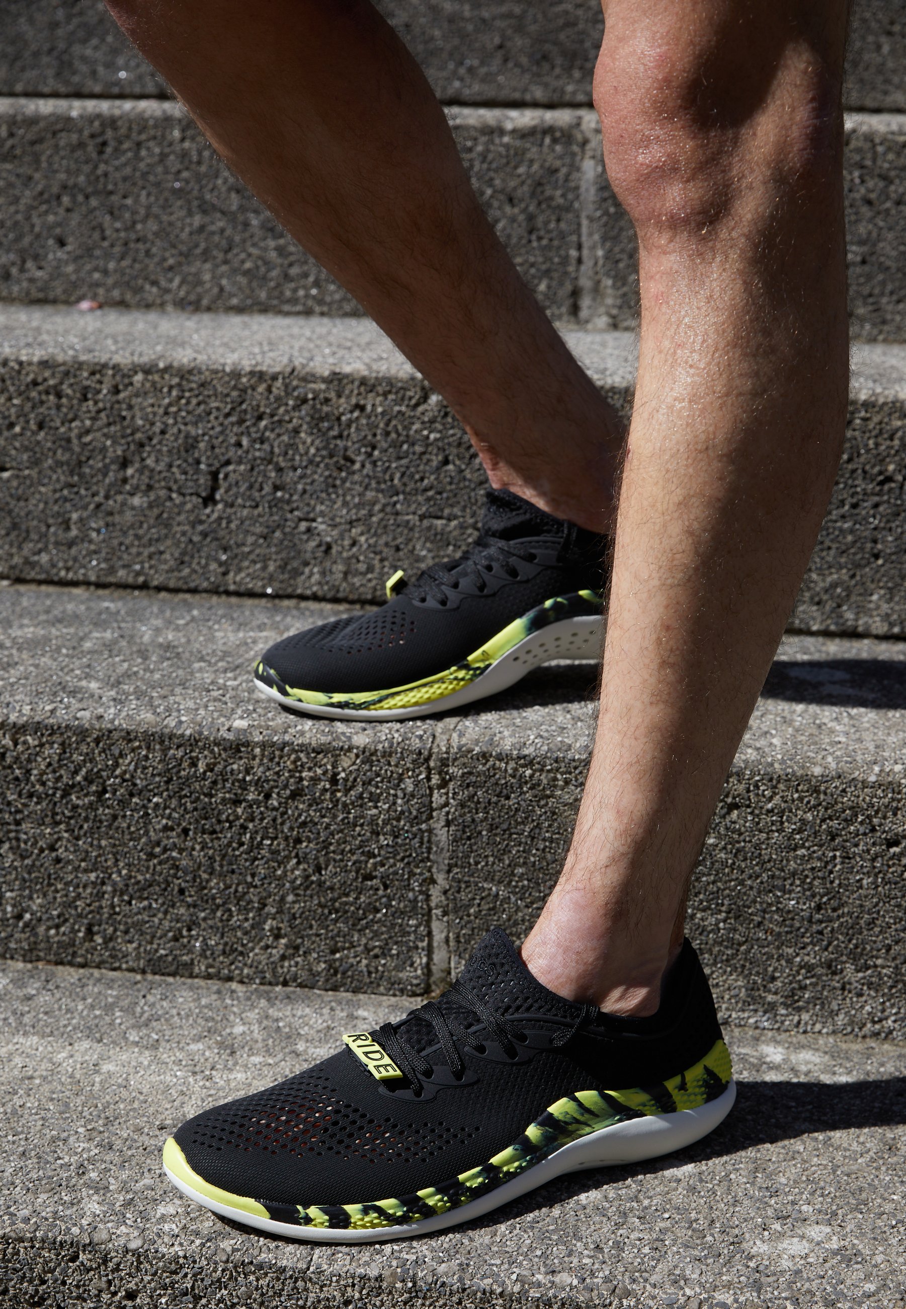 crocs trainers black