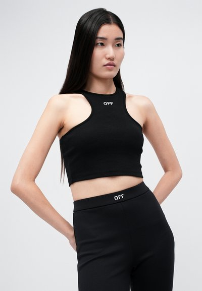Czarna, prążkowana crop top z bezrękawowym fasonem, z wysokim dekoltem i wyhaftowanym logo "OFF" na środku. Gładka tekstura tkaniny.