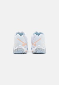 Mizuno WAVE LIGHTNING Z8 - Volleyballsko - white/halogenblue/peachparfait