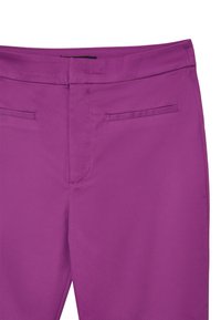 Pantaloni viola con una texture liscia, design su misura e due tasche frontali con vita piatta.