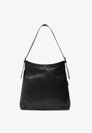 Czarna skórzana torba na ramię o gładkiej fakturze, szerokiej bryle i pojedynczym regulowanym pasku. Posiada minimalistyczny, nieozdobiony design.