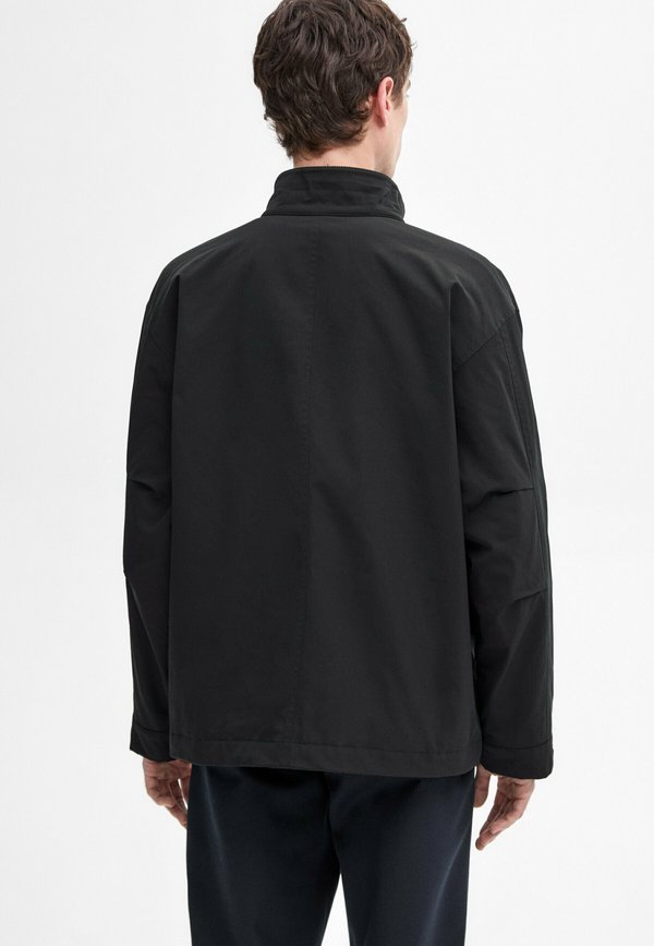 COLLAR DETAIL - Light jacket2