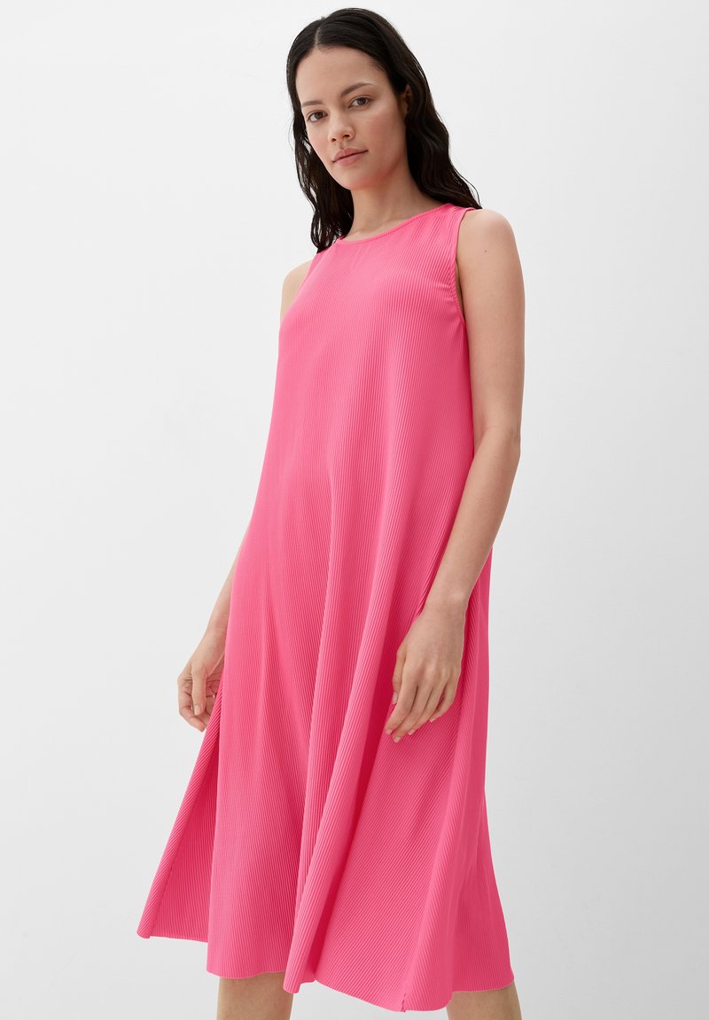 s.Oliver MIT PLISSEEFALTEN - Sukienka z dżerseju