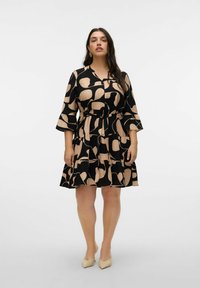 Vero Moda Curve Robe de jour - black