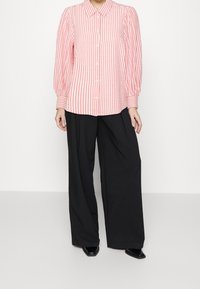 Monki Camicia - red