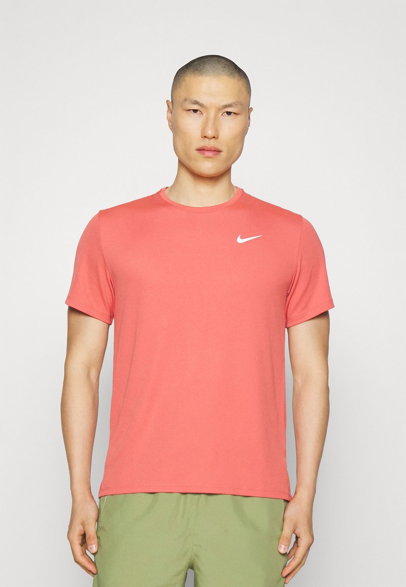 nike-performance-miler-sports-t-shirt-adobe-reflective-silver-coral