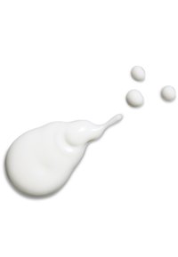 Weiße Creme- oder Lotionstropfen mit glatter Textur, bestehend aus einem größeren Tropfen und drei kleinen runden Tropfen, vor einem schlichten Hintergrund.