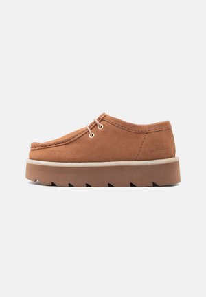 Clarks Originals MEARE WALLA - Paeltega jalanõud - tan