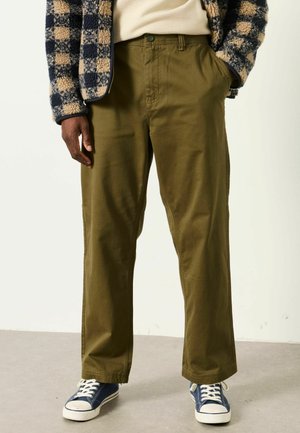 FatFace, REGULAR FIT - RELAXED FIT CHINOS . - Chino - khaki green