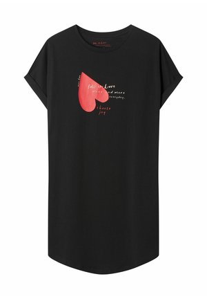 Czarny T-shirt z czerwonym sercem oraz białym i czerwonym napisem: "Zakochuj się coraz bardziej każdego dnia, wybierz radość."