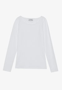 Top blanco de manga larga con cuello redondo, hecho de una tela suave. Presenta un diseño sencillo sin patrones ni detalles de hardware.