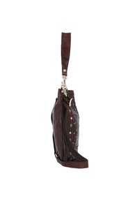 Borsa a tracolla in pelle marrone con una tasca laterale decorata con borchie circolari, un manico corto e una tracolla lunga e regolabile. Texture liscia e forma morbida.