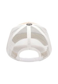Hvid mesh-kasket med en beige front og justerbar rem bagpå, der fremviser den indre struktur og ventilationsdesign.