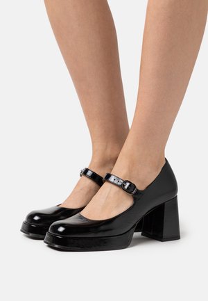 Chie Mihara, Escarpins à talons hauts - black