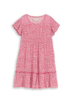 Różowa sukienka z krótkim rękawem w drobny biały wzór kwiatowy, okrągły dekolt, marszczona talia i falbaniasty dół.