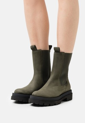 Kennel + Schmenger, Enkellaarsjes met plateauzool - dark green