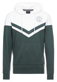 Sudadera verde con patrón de flecha blanca y verde oscuro en el pecho, cordones ajustables y bolsillo tipo canguro en la parte delantera. Material suave.