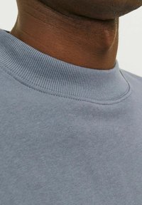 Jack & Jones MIT RUNDHALS - T-shirts basic - flint stone