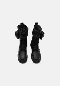Buffalo ASPHA - Botas de plataforma - black