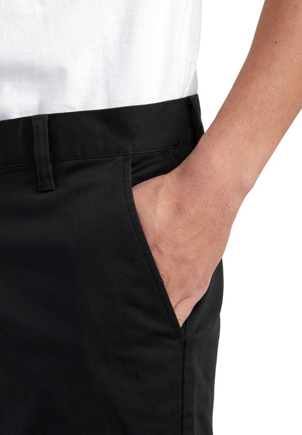 WEEKEND STRETCH - Shorts - blk2