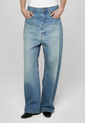 BRUNA RETRO - Løst sittende jeans - light blue