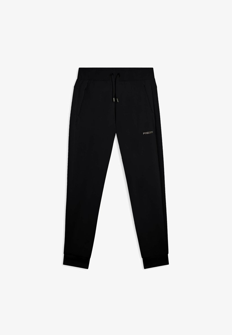 Pantalones de chándal negros con cintura elástica, cordón ajustable, bolsillos laterales y puños acanalados. Logo "FREDDY" en gris cerca del bolsillo izquierdo.