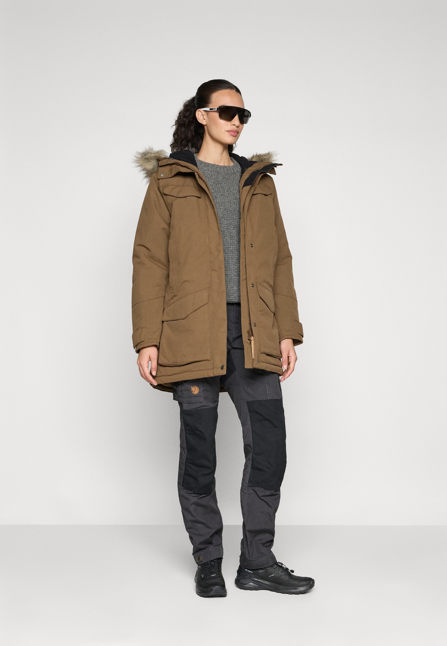 Fjällräven NUUK PARKA W - Parka - dark oak/khaki - Zalando.co.uk