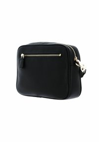 Borsa a tracolla in pelle nera con finitura testurizzata, forma rettangolare, zip superiore e tasca frontale con zip e hardware color oro.