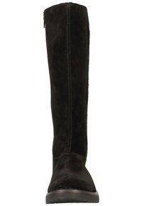 Botas de ante negras hasta la rodilla con una textura suave, cierre de cremallera lateral y detalles de costura visibles a lo largo de las costuras. Suela de goma para mayor agarre.