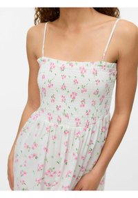 Vero Moda VMHALLIE - Dnevna haljina - snow white