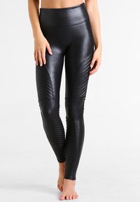 Spanx FAUX LEATHER MOTO LEGGINGS - Legíny - punčochy  - very black