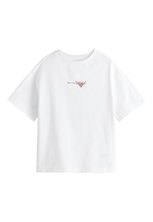 Weißes T-Shirt mit kurzen Ärmeln und kleinem, mittig platziertem Disney Pixar Cars-Logo nahe dem Halsausschnitt.