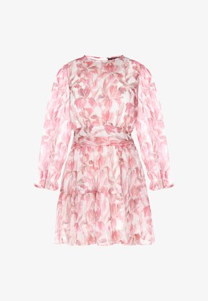 Virágos ruha áttetsző, könnyű anyagból készült, rózsaszín árnyalatokkal, hosszú, fodros ujjakkal, derekán megkötővel és réteges szoknyával.