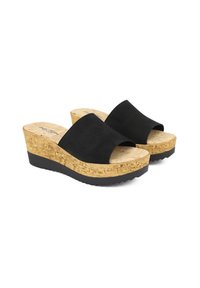 Sandali wedge open-toe in suede nero con piattaforma in sughero e suola in gomma nera, caratterizzati da una texture liscia e un design minimalista.