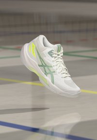 Δεν επιλέχθηκε, white/illuminate yellow