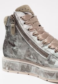 Kennel + Schmenger Sneakersy wysokie