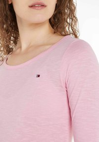 Tommy Hilfiger 1985 SLIM SLUB OPEN - Maglietta a manica lunga - iconic pink
