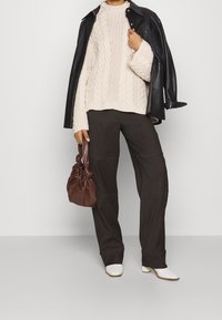 Stylein Sweter
