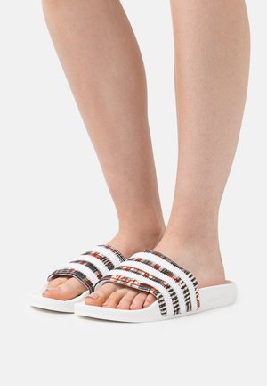 adidas Originals, ADILETTE - Tagant lahtised kingad - footwear white/core black