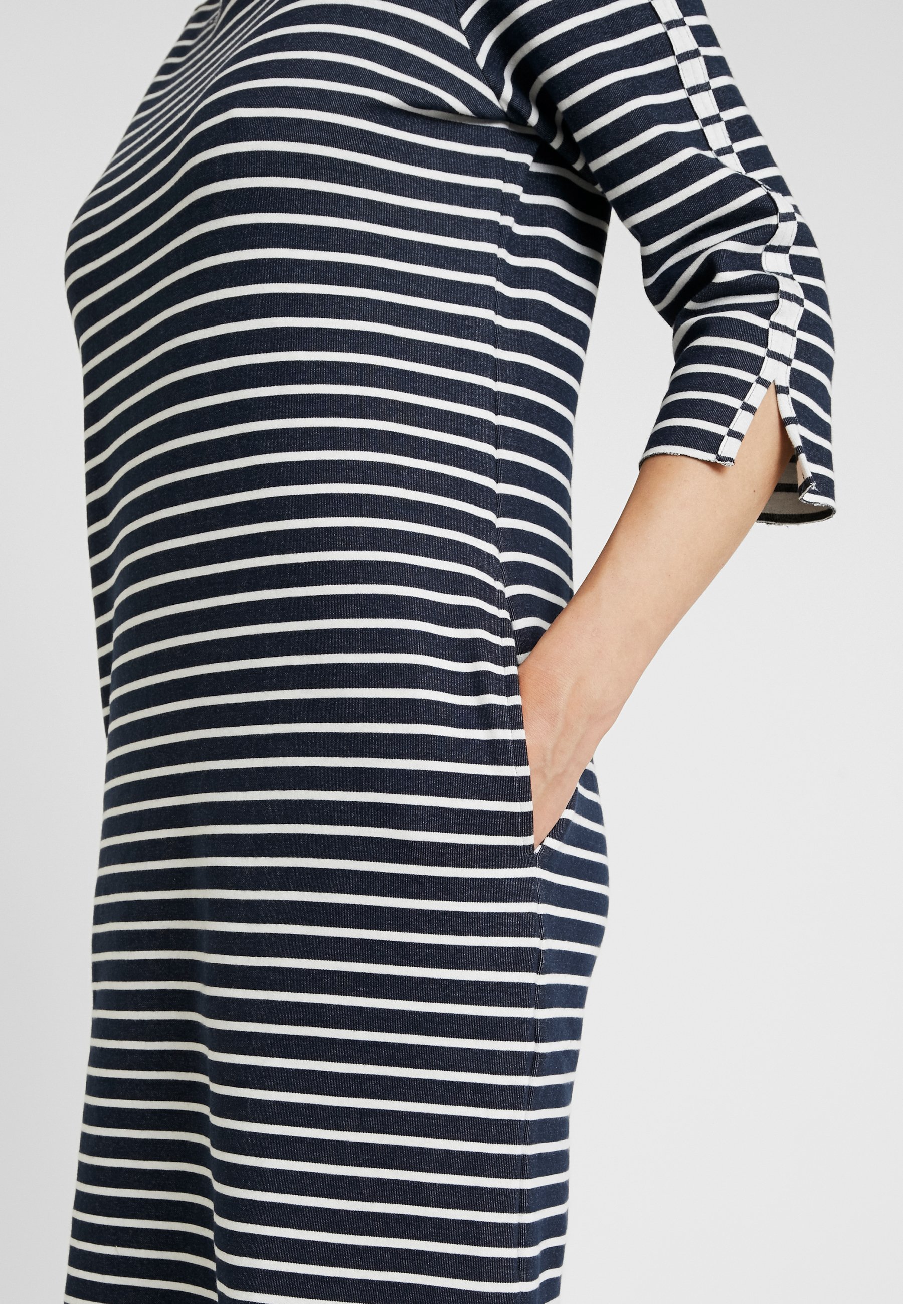 Sea Ranch DAPHNE Jerseyklänning navypearl Zalando.se Key West Kvinno DAPHNE Rundad Jerseyklänning navylilas