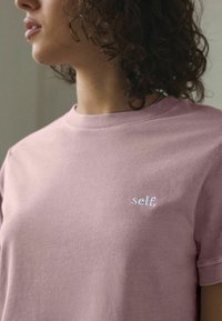 Self. SELF CROP REGULAR FIT - Jednoduché tričko - pink