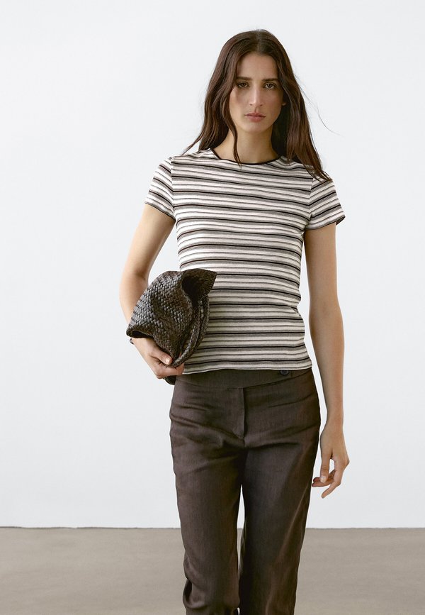 STRIPED RETRO - Print T-shirt