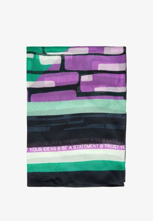 Värikäs huivi, jossa on abstrakteja tiilikuosisia kuvioita purppuran, vihreän ja mustan sävyissä, sekä erottuvat tekstit alareunassa vastakkaisilla väreillä.