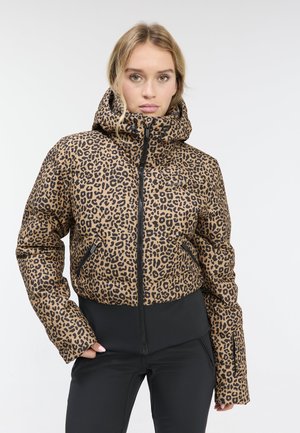 Doudoune à imprimé léopard avec un col haut, des fermetures éclair noires et un panneau inférieur noir contrastant. Tissu texturé avec des détails de couture visibles.