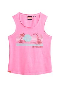 Felroze mouwloze top met strandtafereelprint met palmboom, zeilboot, zon en "SUPERDRY" tekst op de voorkant.