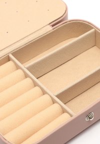 Thumbnail Image 5