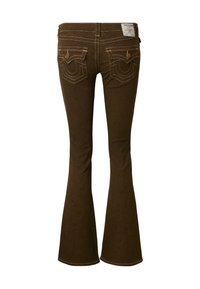 Hnědé džíny se zvonovým střihem, bílým prošitím a dvěma zadními kapsami s křivolakým vzorem. Měkká textura a střední výška pasu s visačkou.